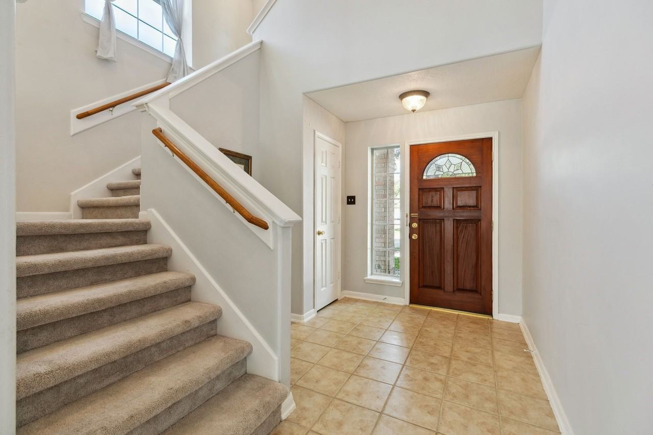 19710 Ringwald Ct - Photo 6 of 37