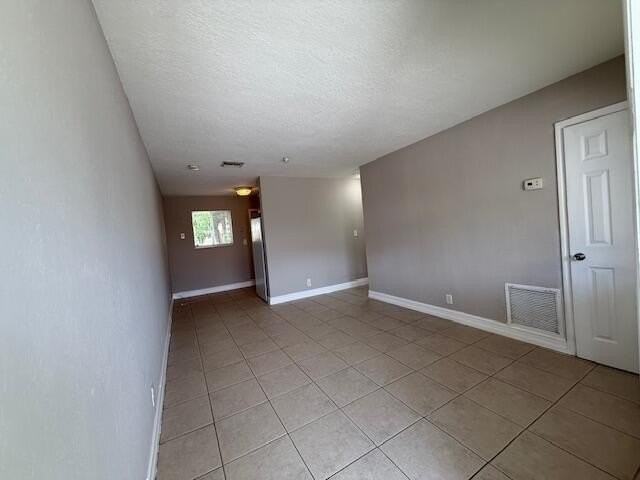 400 Metcalf Ct #401 - Photo 6 of 20