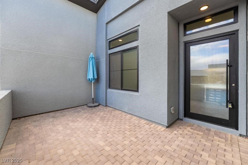 477 Highview Ridge Avenue - Photo 4 of 48