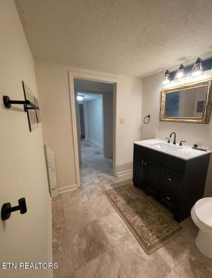 243 Nicholson Ave - Photo 7 of 19