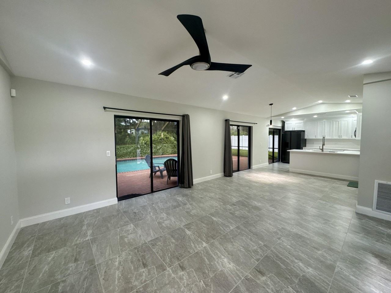 4160 Nw 7th Ct - Photo 7 of 46