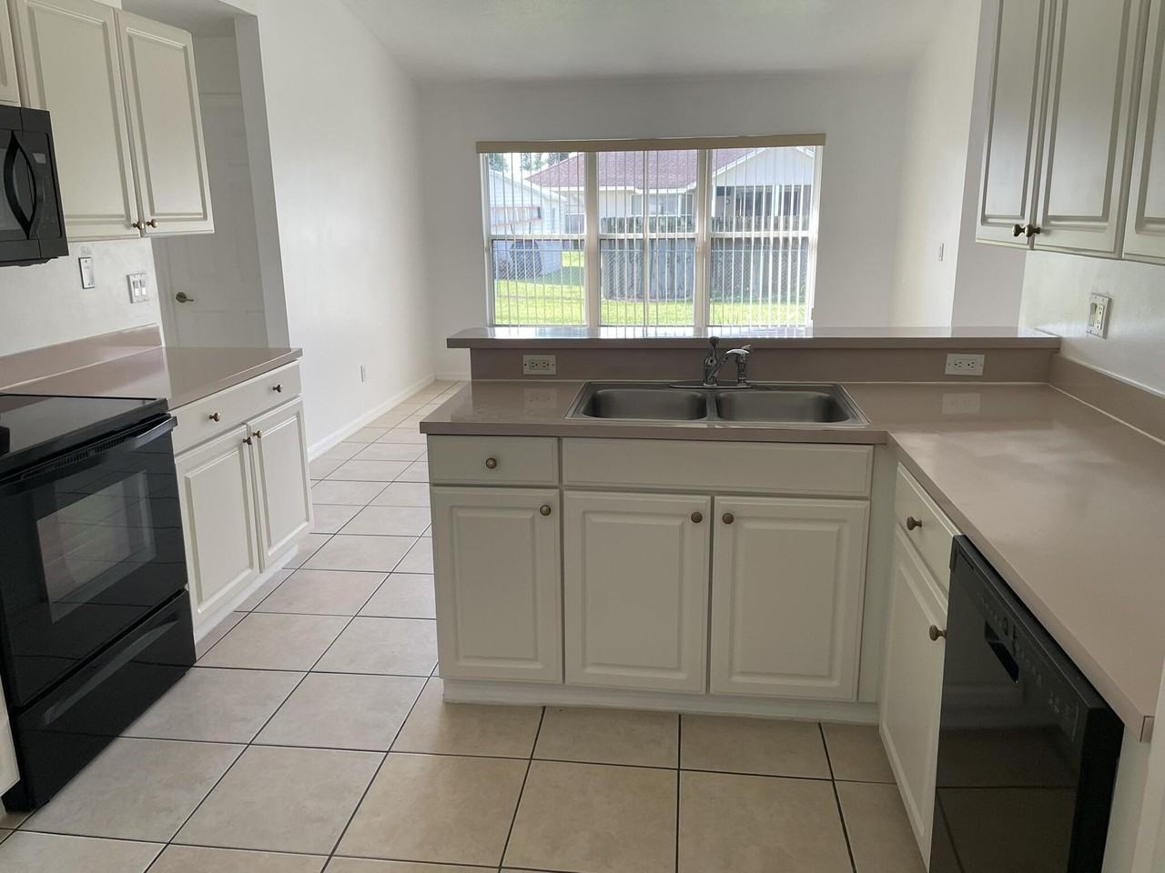 4448 Nw Bighorn Ave - Photo 7 of 19