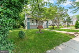 3006 S Dakota Ave Ne - Photo 1 of 1