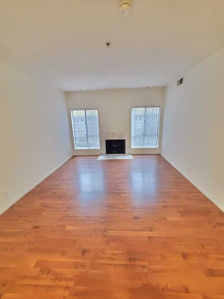 Moorpark St - Photo 4 of 27