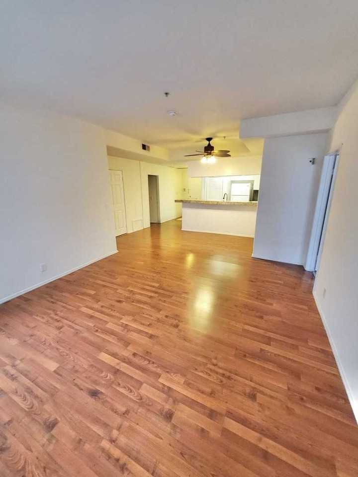 Moorpark St - Photo 6 of 27