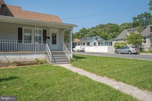 414 Broadview Blvd N - Photo 1 of 1