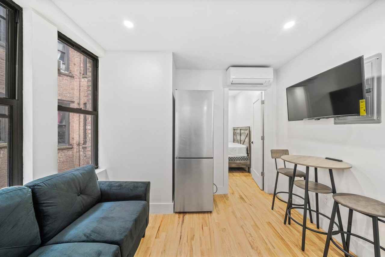 2505-2509 Hoffman BH LLC (2505) - Photo 4 of 50