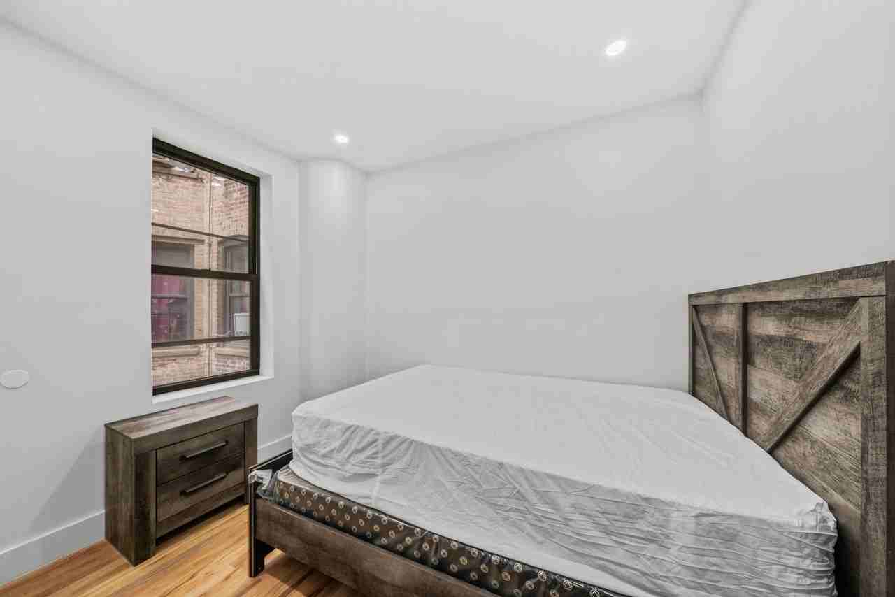 2505-2509 Hoffman BH LLC (2505) - Photo 7 of 50