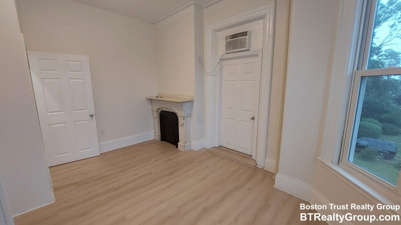 7 Montrose St #2 - Photo 2 of 10