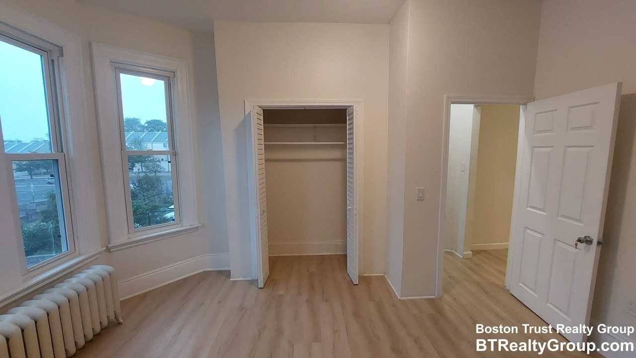 7 Montrose St #2 - Photo 5 of 10