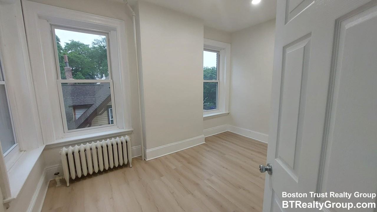 7 Montrose St #2 - Photo 6 of 10