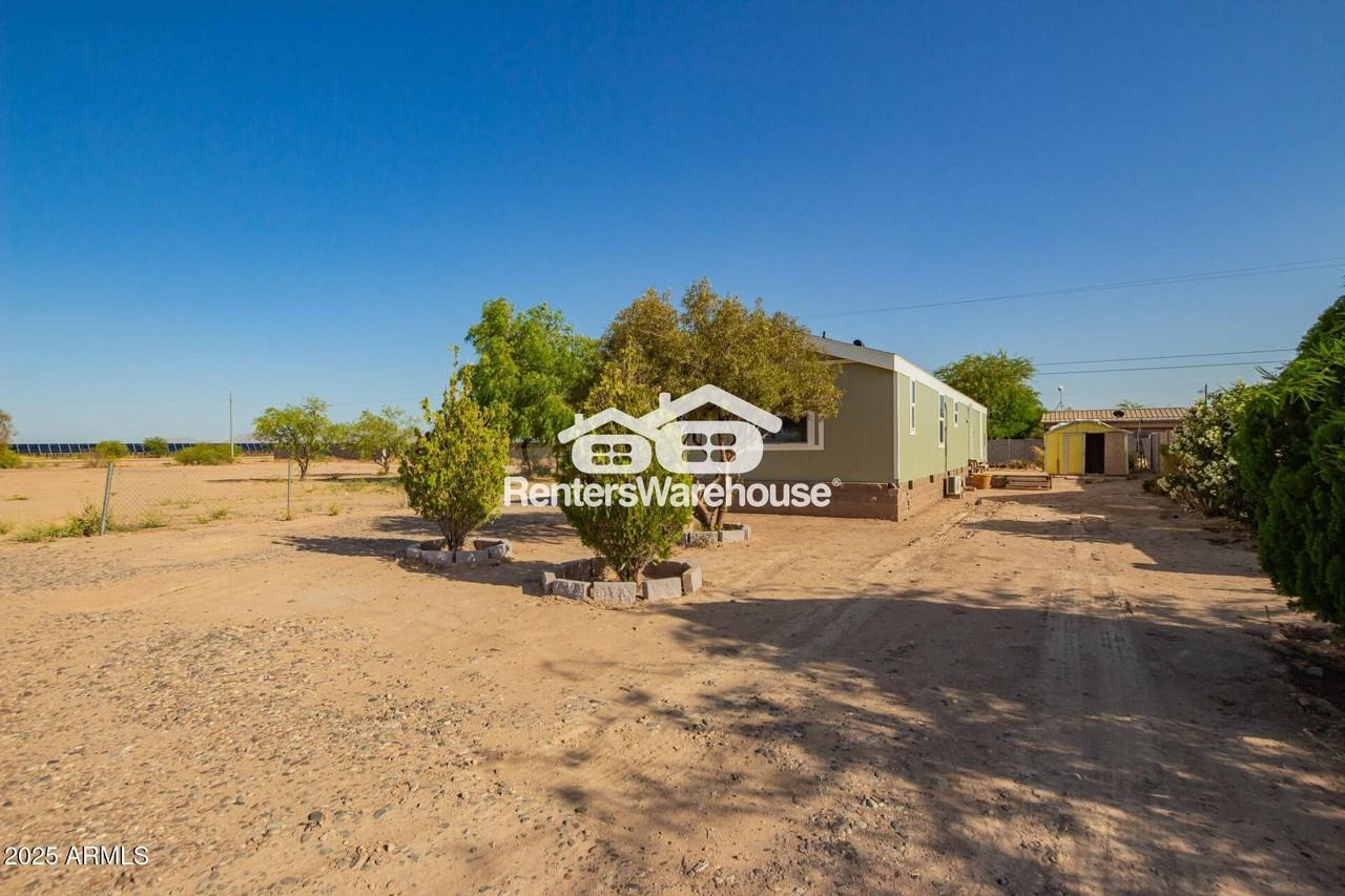 3045 W Cornman Rd - Photo 2 of 18