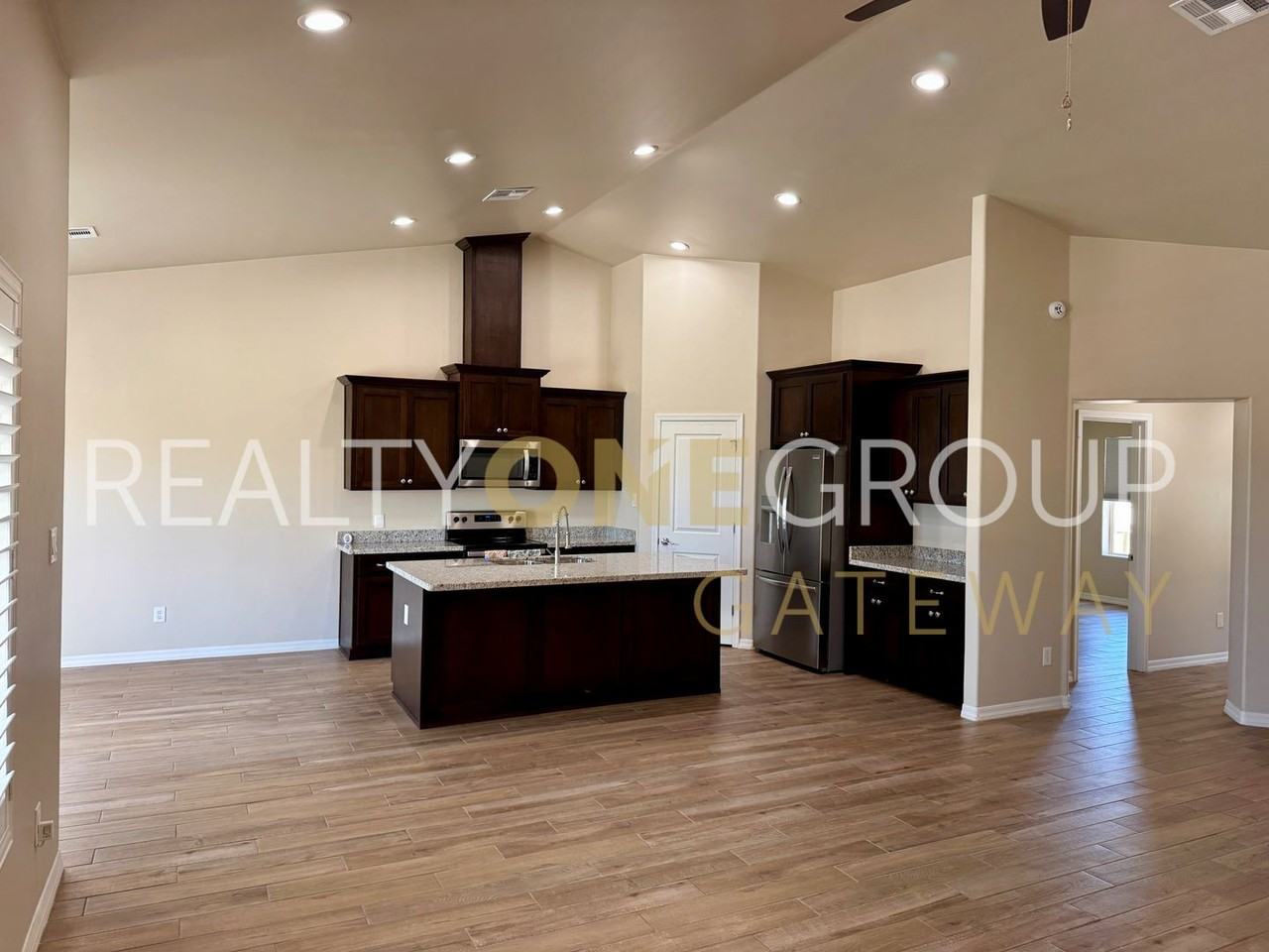 13336 S 50th Dr - Photo 6 of 36