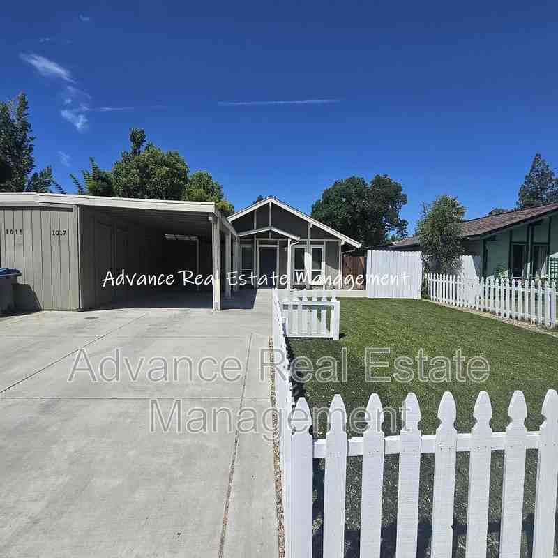 1017 Bienville St - Photo 3 of 26