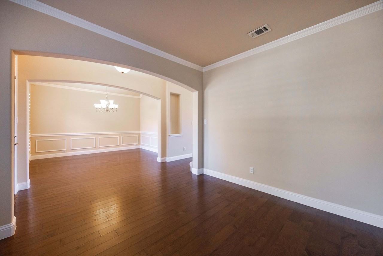 513 Royal Glade Dr - Photo 5 of 44