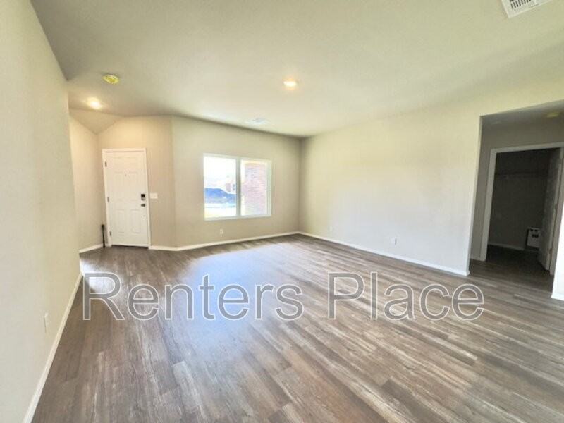 16404 S 85th East Ave - Photo 2 of 20