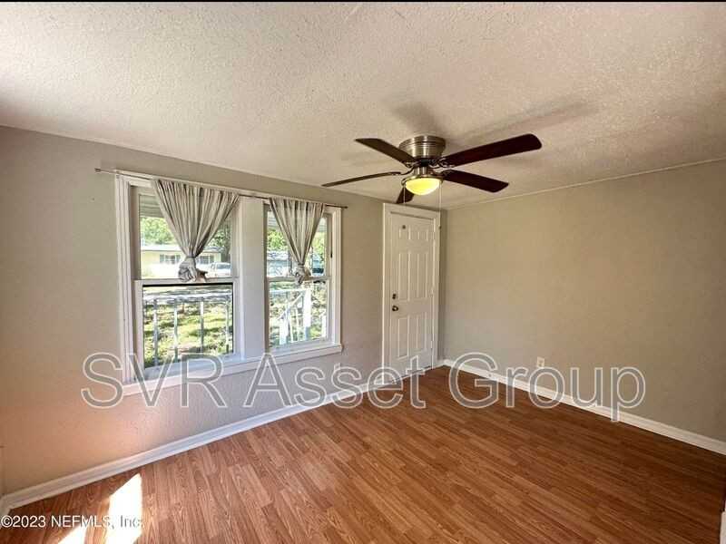 9703 Campus Ave - Photo 3 of 8