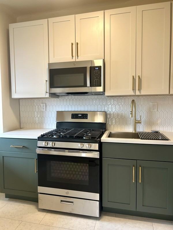 2750 Broadway Ave #5 - Photo 2 of 37