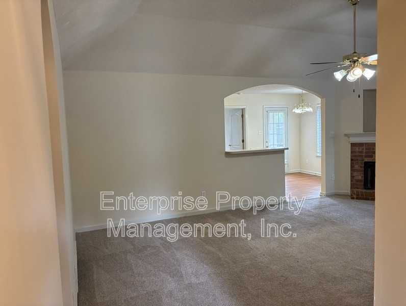 10127 Cross Valley Dr - Photo 2 of 16