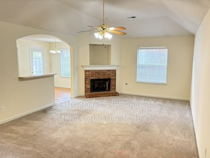 10127 Cross Valley Dr - Photo 3 of 16