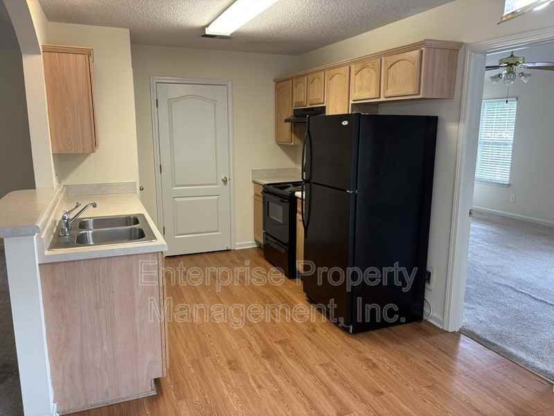 10127 Cross Valley Dr - Photo 5 of 16
