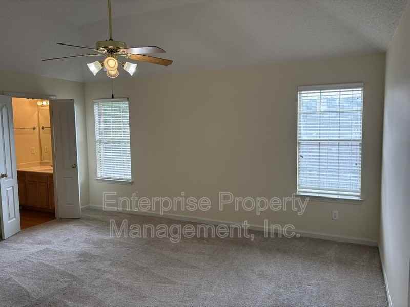 10127 Cross Valley Dr - Photo 7 of 16