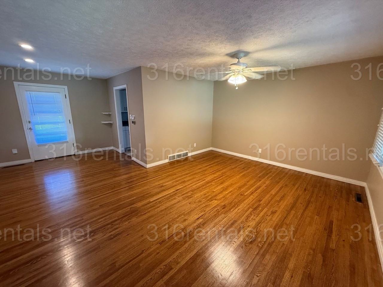 5825 E Oakwood Dr - Photo 3 of 10