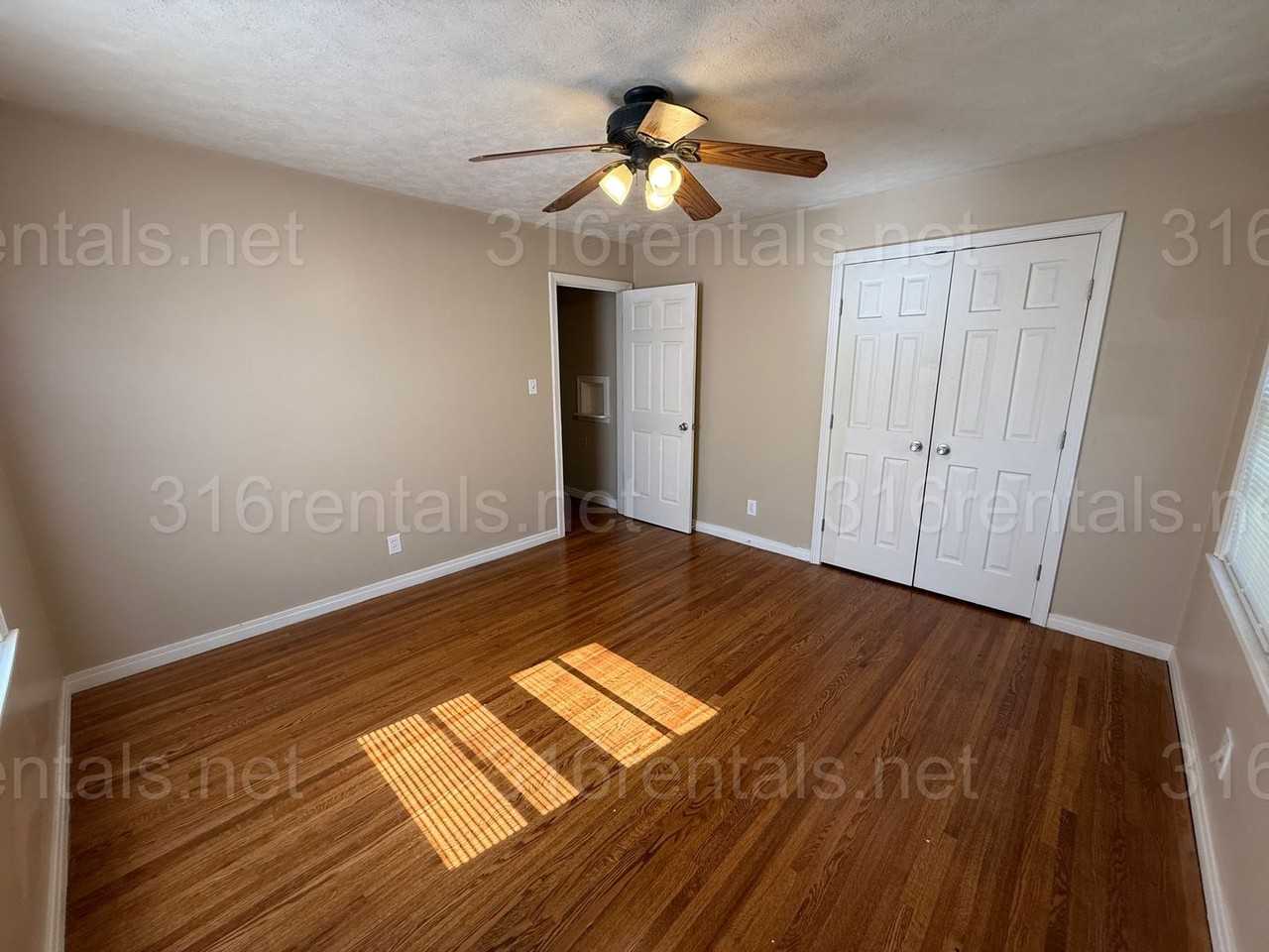 5825 E Oakwood Dr - Photo 6 of 10