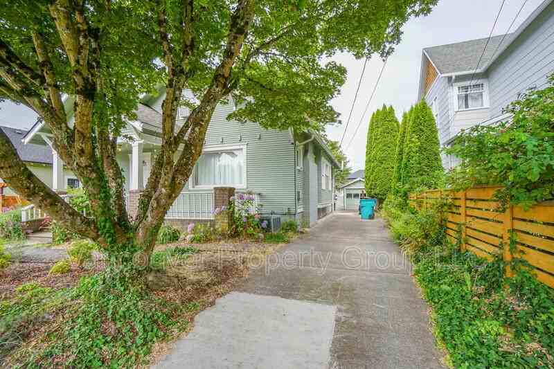 2308 Harney St - Photo 2 of 37