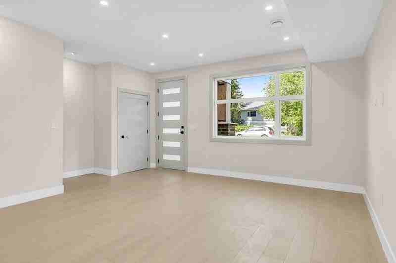 2165 Woodlawn St - Photo 3 of 26