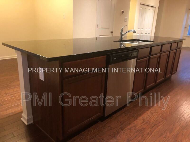 106 Mercer Ct - Photo 2 of 50