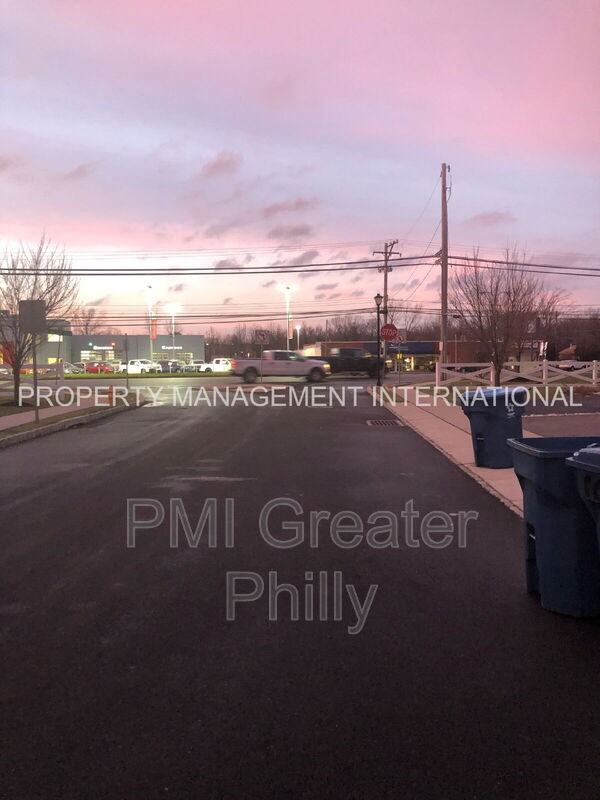 106 Mercer Ct - Photo 2 of 50