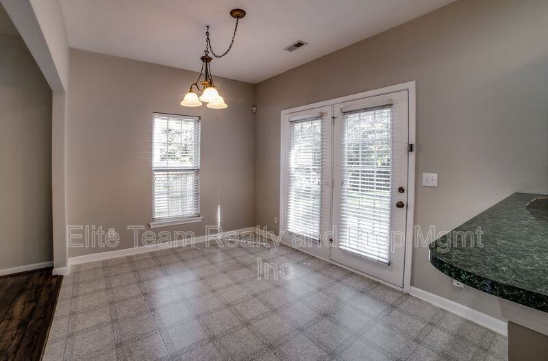 6434 Gatesville Ln - Photo 4 of 13