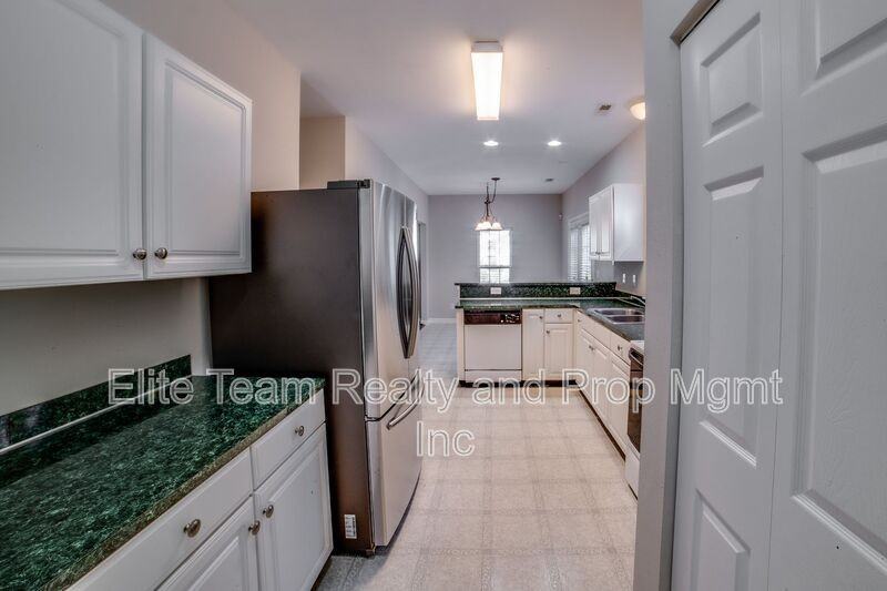 6434 Gatesville Ln - Photo 7 of 13