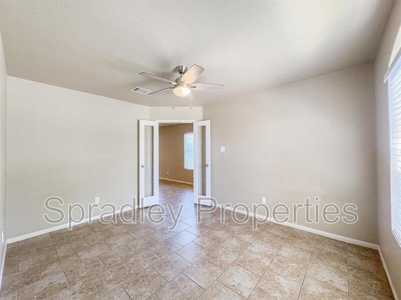 212 Avrshire Ln - Photo 3 of 28