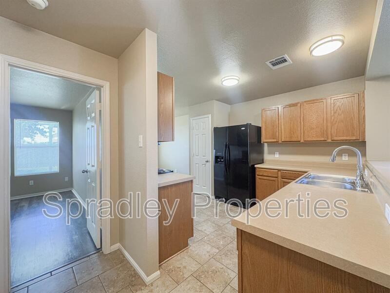 212 Avrshire Ln - Photo 5 of 28