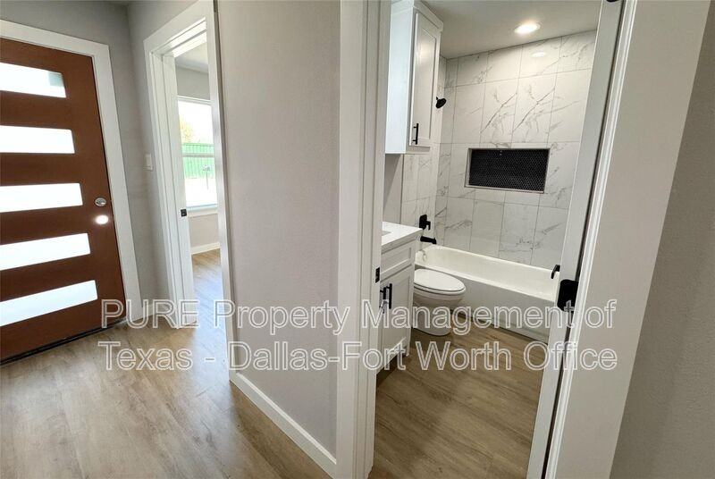 2015 Stuart St #B - Photo 3 of 17