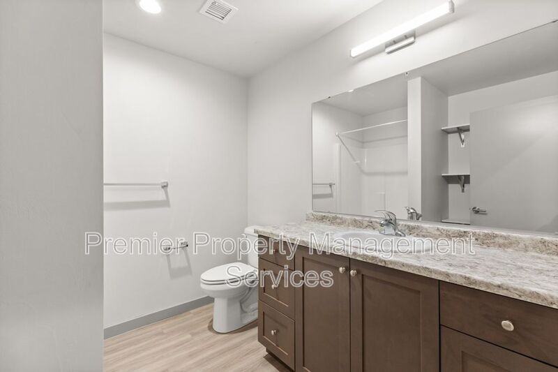 1127 Alderson Ave #206 - Photo 3 of 8