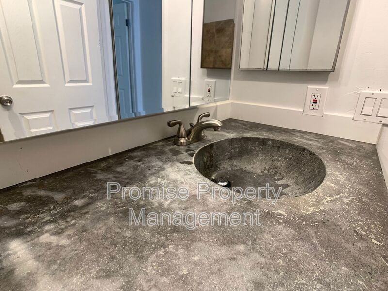 540 65th St #203 - Photo 5 of 15
