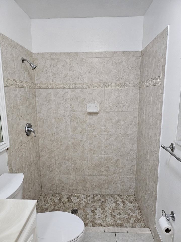 3941 Nw 115th Ter - Photo 3 of 7