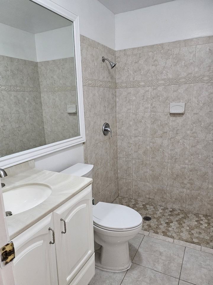 3941 Nw 115th Ter - Photo 4 of 7