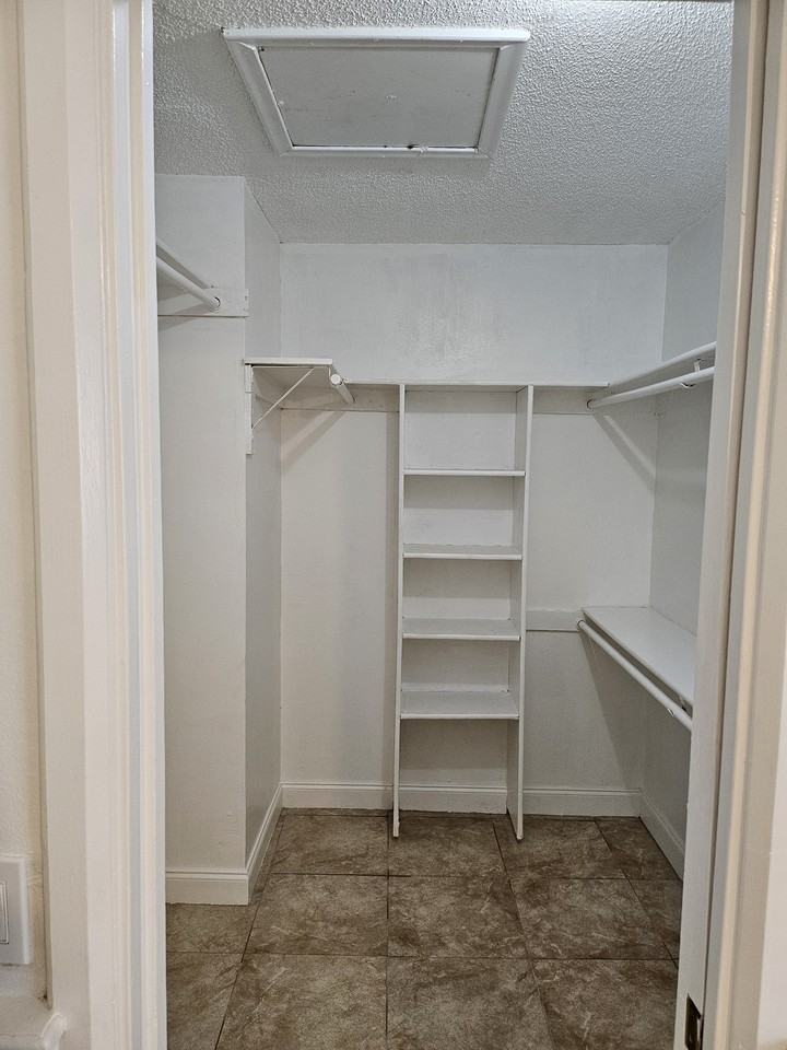 3941 Nw 115th Ter - Photo 5 of 7