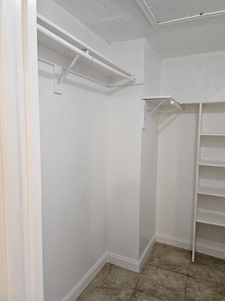 3941 Nw 115th Ter - Photo 6 of 7