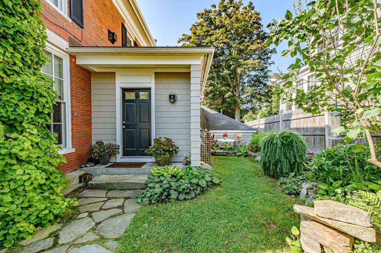 2 Atlantic St #1 - Photo 6 of 40