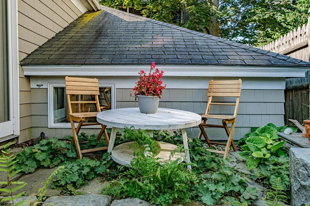 2 Atlantic St #1 - Photo 7 of 40