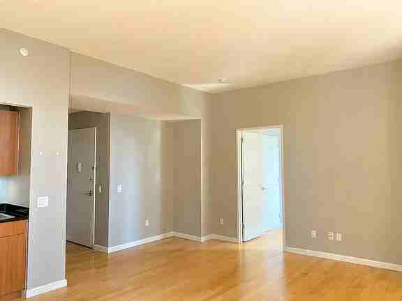 20 West St - Photo 2 of 10