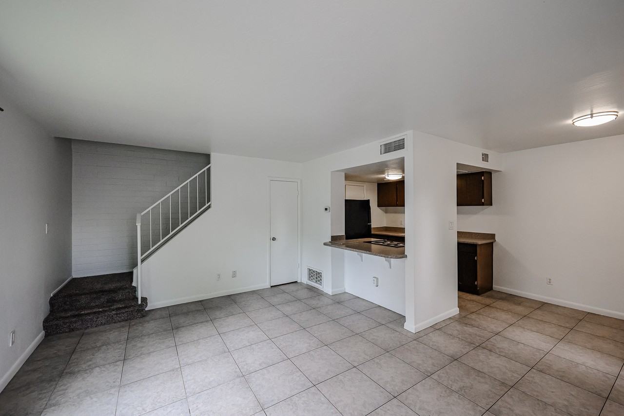 4112 N 81st St - Photo 6 of 23