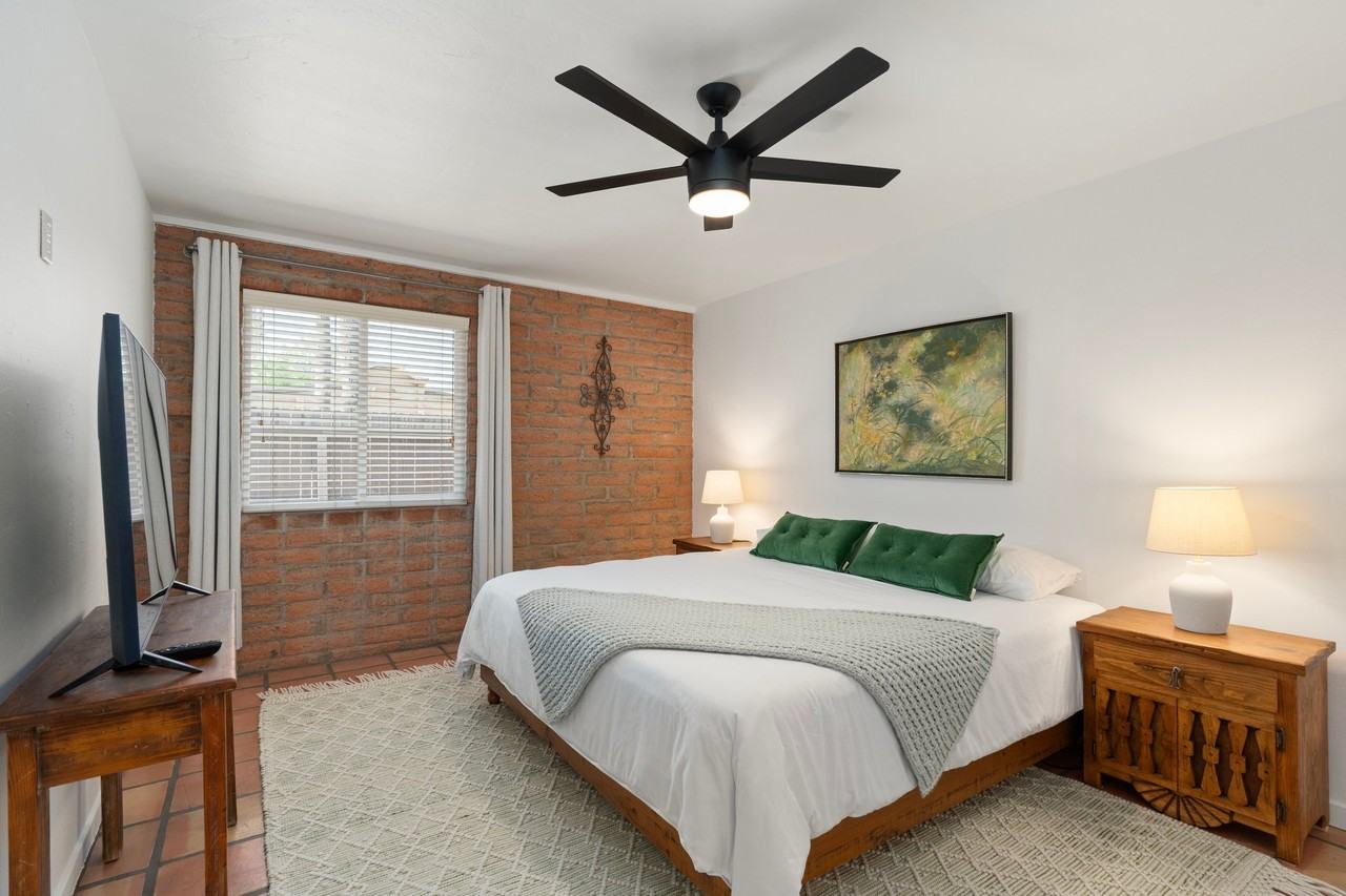 3036 N 32nd St #303 - Photo 2 of 33