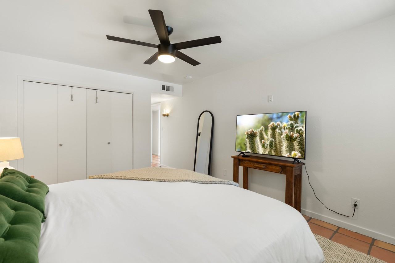 3036 N 32nd St #303 - Photo 3 of 33