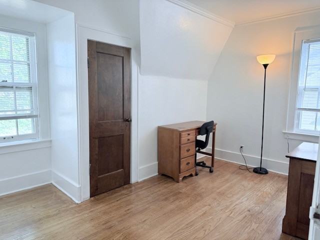 818 Westcott St - Photo 7 of 11